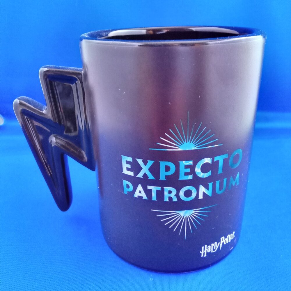 Harry Potter Expecto Patronum mug heat activated image lightening bolt handle